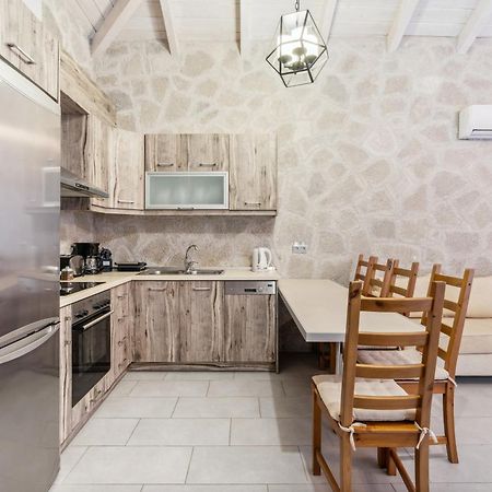 Milos Paradise Luxury Villas Ayios Nikitas Bagian luar foto