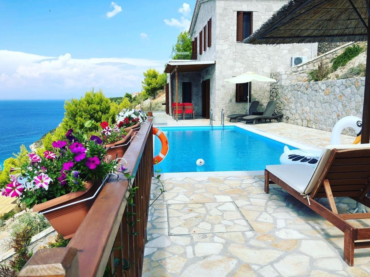 Milos Paradise Luxury Villas Ayios Nikitas Bagian luar foto